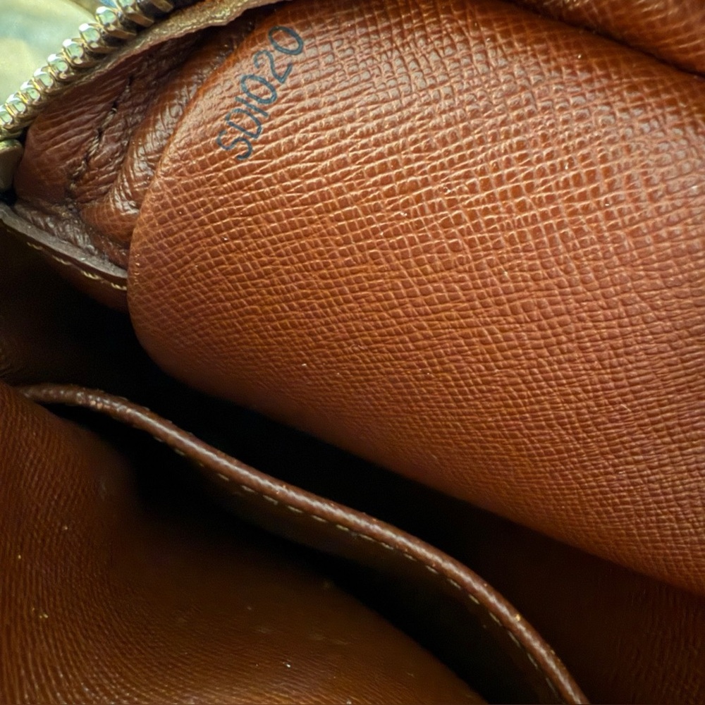 Louis Vuitton Monogram Danube 21 - Picture 9 of 15